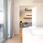 Waterfront Lux, 2 Bed Studio, Parking By Tilo * Genua