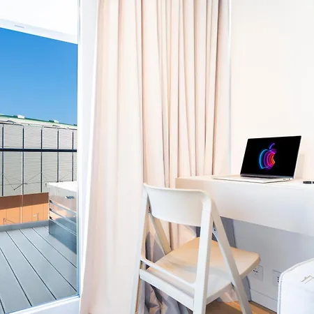 Waterfront Lux, 2 Bed Studio, Parking By Tilo